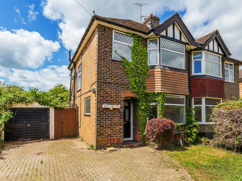 3 Bed House Semi To Rent in Horley